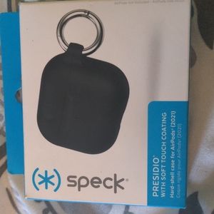 Speck Presidio hard shell case for AirPods 2021